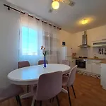 House Piacun Maison d'hôtes Sućuraj