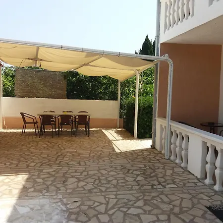 House Piacun Guest house Sucuraj