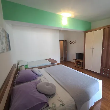 House Piacun 4* Sucuraj