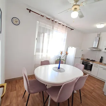 House Piacun 4* Sucuraj