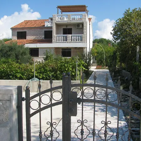 Guest house Piacun Sucuraj