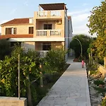 House Piacun Pensjonat 4*