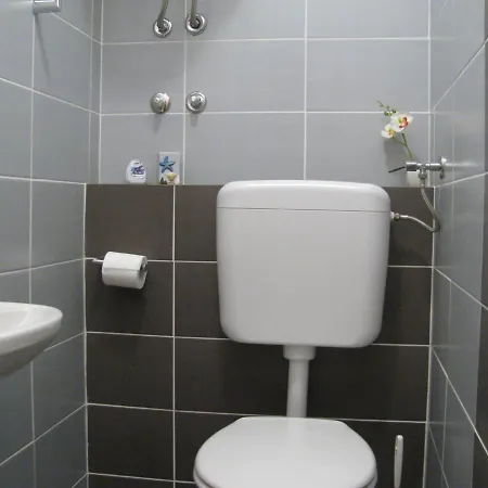 House Piacun ゲストハウス Sućuraj