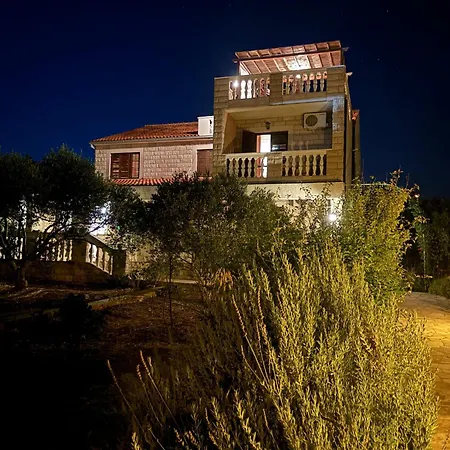 House Piacun Sućuraj